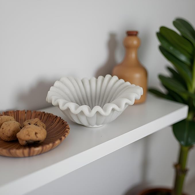 Small Decorative Bowl decor, Scalloped Pedestal Bowls for Modern Home Decor,Ruffle Decor,Stylish Key Bowl for Entry Table,Decorative Fruit Bowl for Kitchen Counter,Artificial Stone Milky White