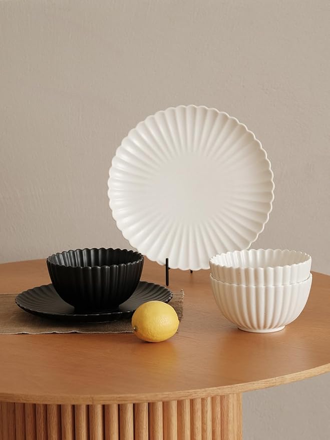 Flower-Shaped Daisy Bowl Set, 5.5-Inch, 17oz, Pack of 4 (Matte Black)
