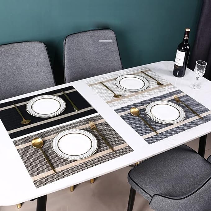 Luxurious Placemats Set of 4, Durable Table Mats Kitchen Plastic Washable Placemats for Home/Dining Room Decoration (Black)
