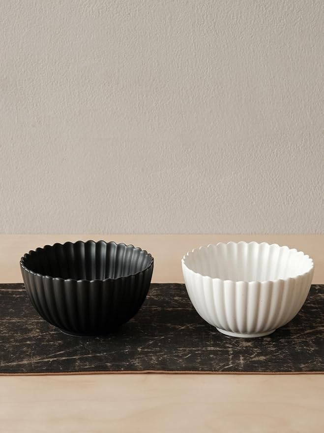 Flower-Shaped Daisy Bowl Set, 5.5-Inch, 17oz, Pack of 4 (Matte Black)