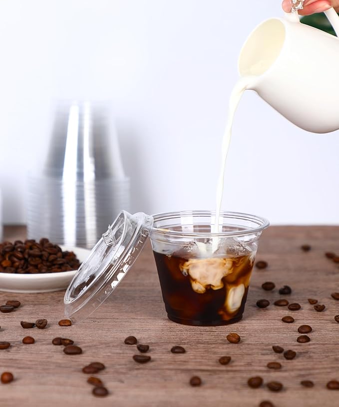 100 Pack 9 oz Clear Plastic Cups with Strawless-Sip-Lids, Disposable Cups Plastic Iced Coffee Cups, To Go Cups with Sip Through Lids for Smoothie, Milkshake, Cold Drinks for Party, Wedding, Event