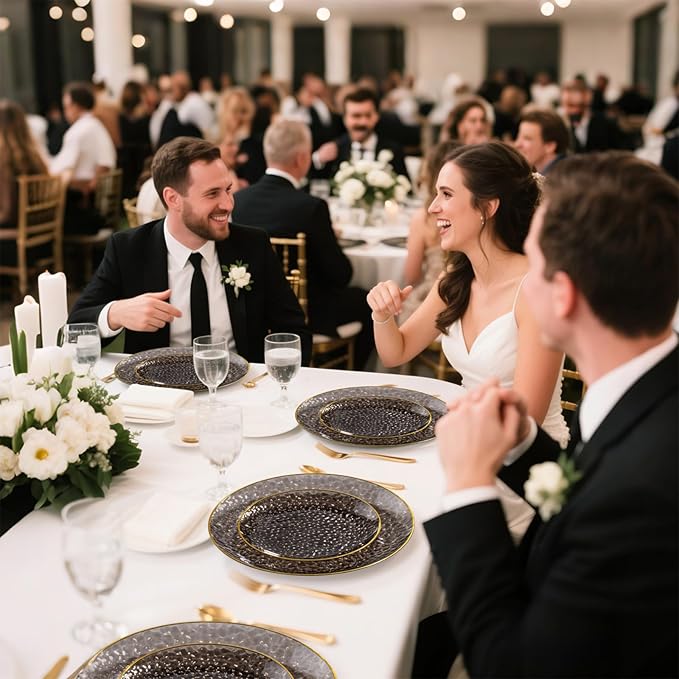 DaYammi 100 Pcs Black Gold Plastic Plates - 10 inch Clear Black Gold Dinner Plates - Hammer Pattern Design - Fancy Disposable Plate - Heavy Duty Party Plate Ideal for Party and Wedding