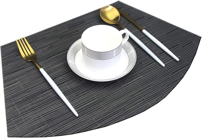 Wedge Placemats for Round Table Woven Vinyl Heat Resistant Washble Easy Clean Table Mats Set of 6（Black）