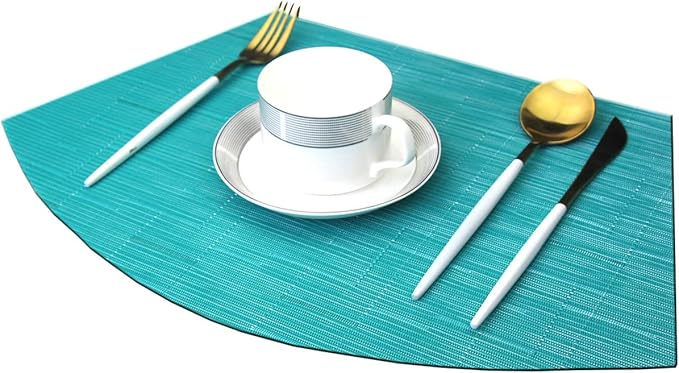 Wedge Shape Placemats for Round Dinner Table Woven Vinyl Non Slip Plastic PVC Table Mats Placemats Set of 4（Blue）