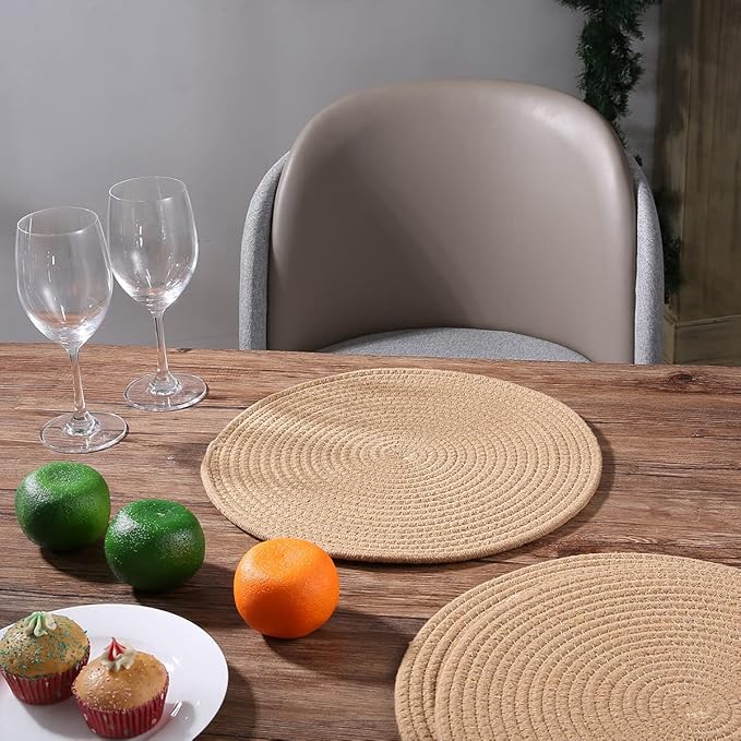 4 Pack Jute Woven Placemats, 13.8 inches Round Braided Brown Tablemats Handmade Weave Placemats Heat Resistant Non-Slip Fabric Rustic Large Plate Chargers for Dining Table