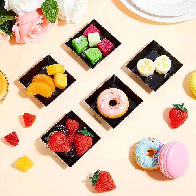 400 Pieces Mini Square Dessert Plates 2.5 x 2.5 Inch Disposable Appetizer Plates Small Clear Plastic Dish for Dessert Salad Appetizer Sauces Tastings Cake Wedding Party Serving (Black)
