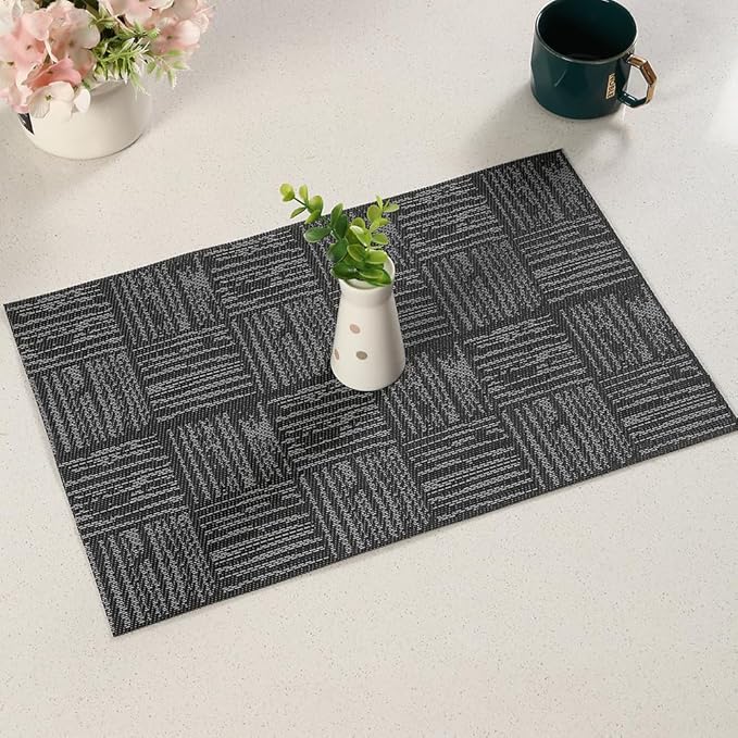 Placemats Set of 6 Plastic Vinyl Place Mats for Dinner Table, No-Slip Wipeable Table Mats Daily Use Patio Kitchen Decoration (18"x12", Black)