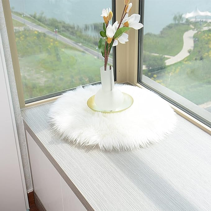 Round Fur Placemats Set of 2, Washable Faux Fur Fluffy Table Small Place Mats Decor for Home Table Dresser Party Decoration Table Runner (11.8 inch, White)