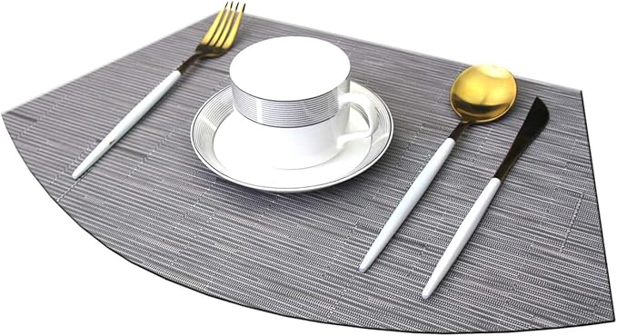 Wedge Placemats Set of 4 for Round Dining Table Woven Vinyl Non Slip Plastic Round Placemats（Grey）