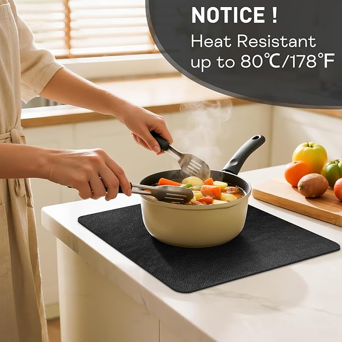 Faux Leather Placemats Set of 6, Washable Place Mats, Wipeable Waterproof Oil-Proof Heat Resistant Table Mats, Non-Slip Vinyl Placemats Rectangular Place Mat for Table Indoor Outdoor (Black)
