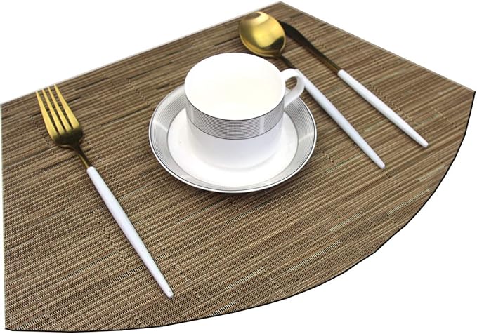 Wedge Shape Placemats for Round Dinner Table Woven Vinyl Wipe Clean Non Slip Plastic Table Mats Set of 4（Khaki）