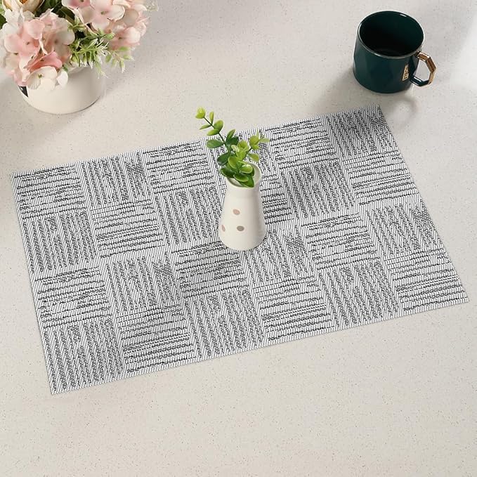 Placemats Set of 8 Plastic Vinyl Place Mats for Dinner Table, No-Slip Wipeable Table Mats Daily Use Patio Kitchen Decoration (18"x12", Grey)