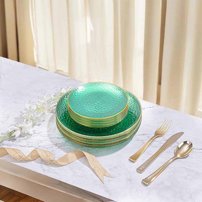 DaYammi 100PCS Green and Gold Plastic Plates - 10 inch Clear Green Gold Dinner Plates - Hammer Pattern Design - Fancy Disposable Platos - Heavy-Duty Party Platos Ideal for Wedding