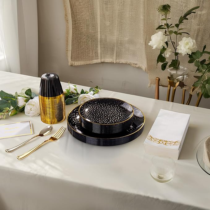 DaYammi 100 Pcs Black Gold Plastic Plates - 10 inch Clear Black Gold Dinner Plates - Hammer Pattern Design - Fancy Disposable Plate - Heavy Duty Party Plate Ideal for Party and Wedding