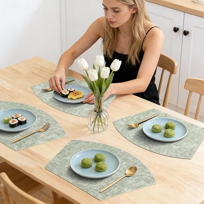Homaxy Round Table Placemats Set of 6, Washable Wedge Shaped Faux Leather Table Mats, Wipeable Kitchen Dinner Place Mats for Indoor Outdoor, Grass Green