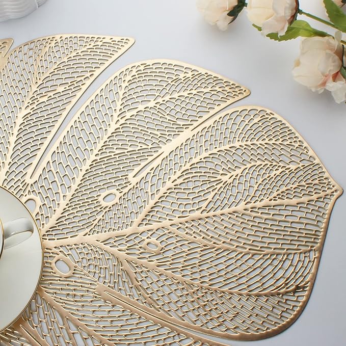 Evevda Gold Leaf Shaped Vinyl Placemats for Dinner Table Set of 6 Metallic Plastic Gold Place Mats Wipeable 6Pcs Table Mats for Wedding Annersary Dinner Table Decoration Mats(17.7x13.8inch/45x35cm)