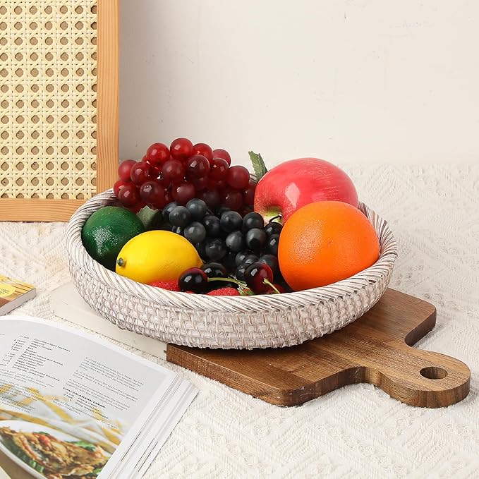Hipiwe Key Basket Bowl for Entryway 10" Round Woven Wicker Fruit Tray Serving Tray Decorative Storage Organizer for Wallet Cellphone Basket Bowl for Kitchen Living Room, Medium