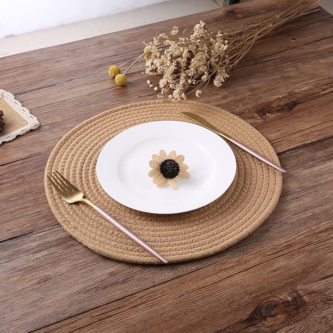 4 Pack Jute Woven Placemats, 13.8 inches Round Braided Brown Tablemats Handmade Weave Placemats Heat Resistant Non-Slip Fabric Rustic Large Plate Chargers for Dining Table