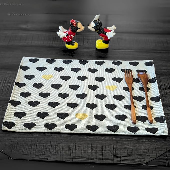DaDa Bedding Woven Tapestry Heart Placemats – Set of 4 – Black & Gold Heart Pattern Table Mats for Dining Room – Rustic Farmhouse Valentine’s Day Decor & Everyday Kitchen Table Setting – 13" x 19"